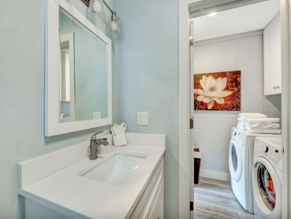 Lido Key Vacation House with Pool Near St. Armands Circle